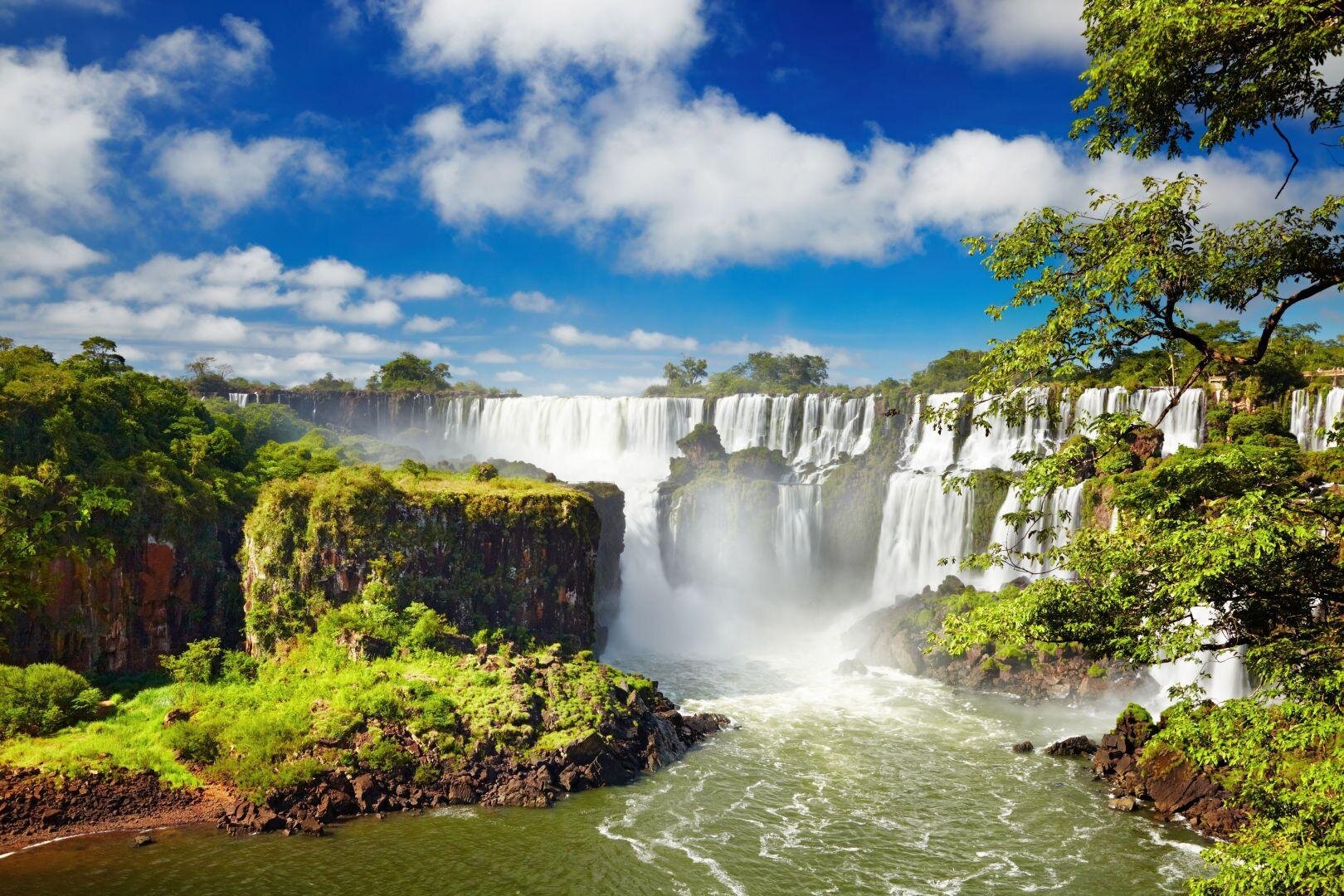Brazília és Argentína az Iguazú-vízeséssel, uruguayi villámlátogatással és tengerparti pihenővel